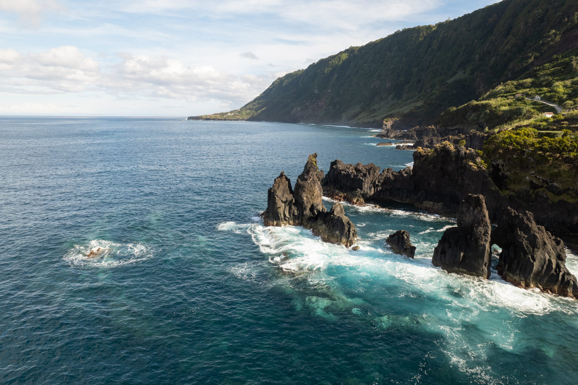 Costa vulcânica dos Açores