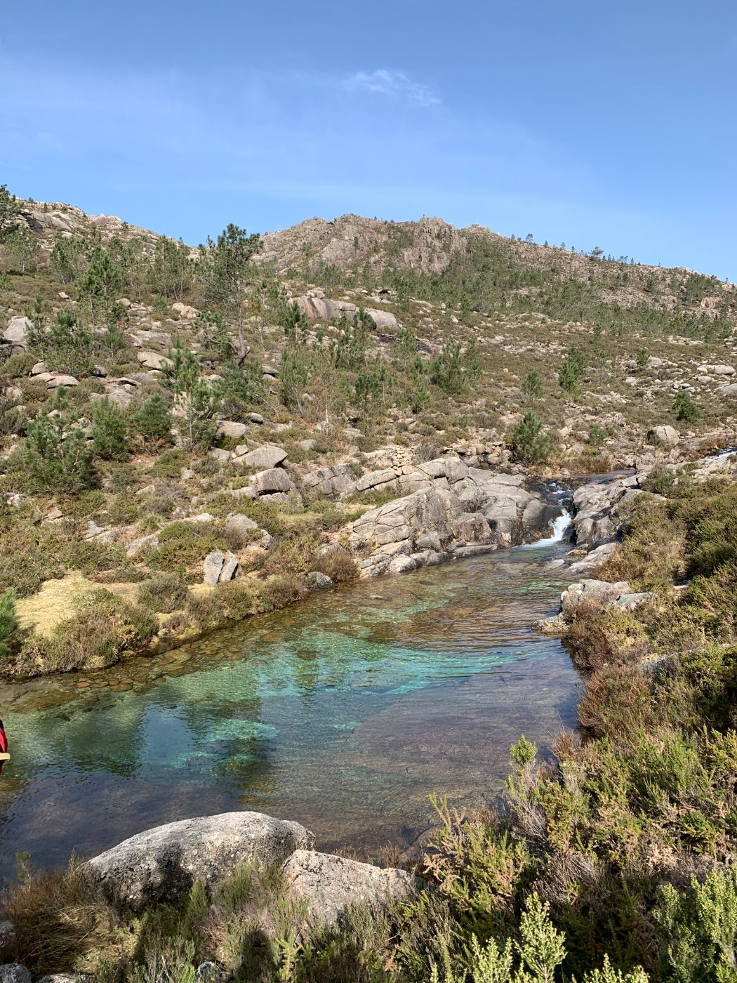 Poço de água na serra